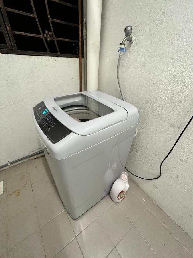 Tropika Homestay Bangi With 3 Bedrooms Kajang Bagian luar foto