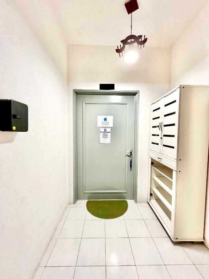 Tropika Homestay Bangi With 3 Bedrooms Kajang Bagian luar foto